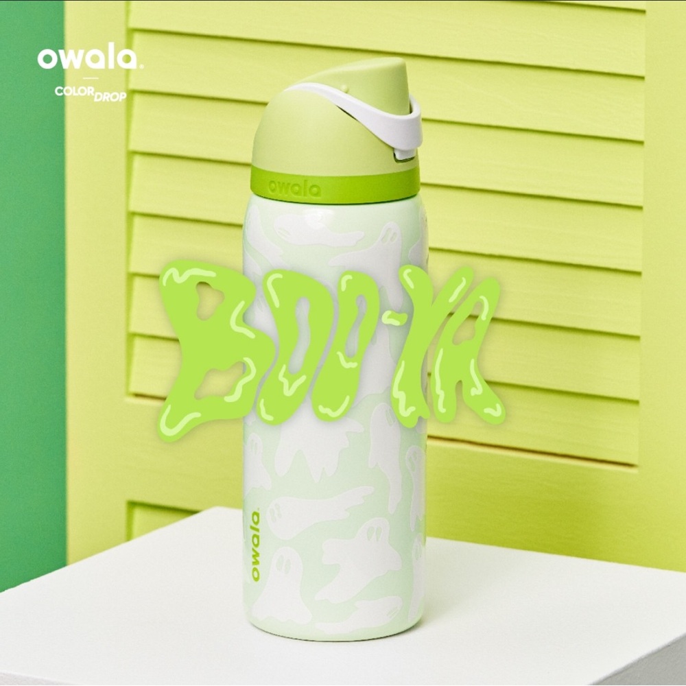 Owala Freesip in Boo-ya